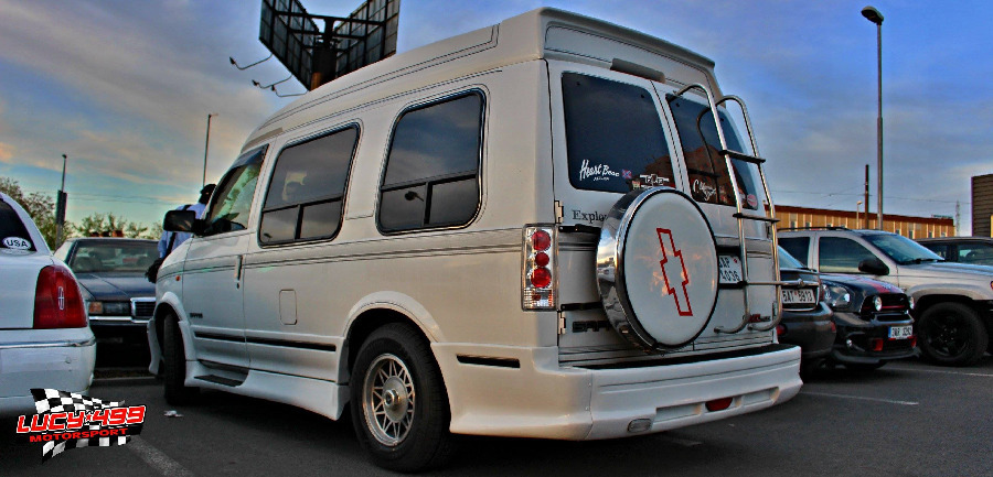 Picture vehicles